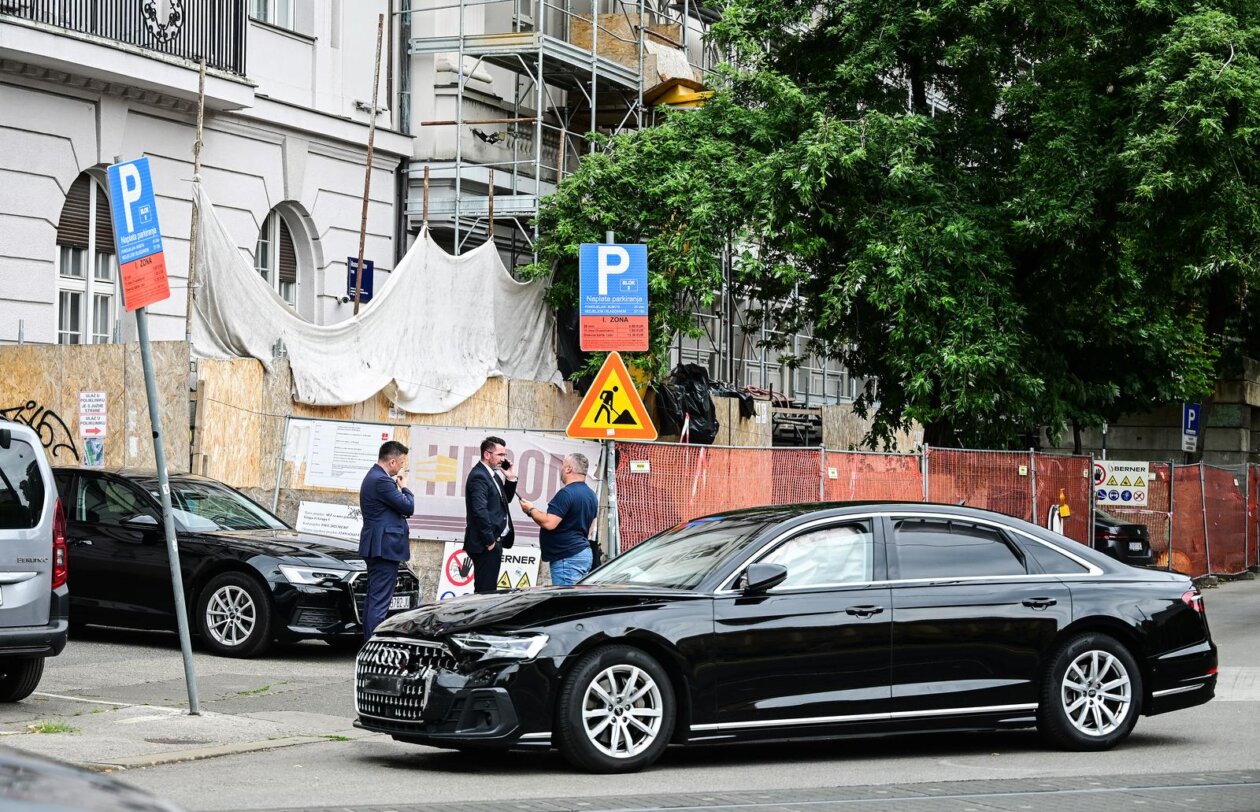 Zagreb: Plenković imao sudar, udario ga i drugi auto iz pratnje