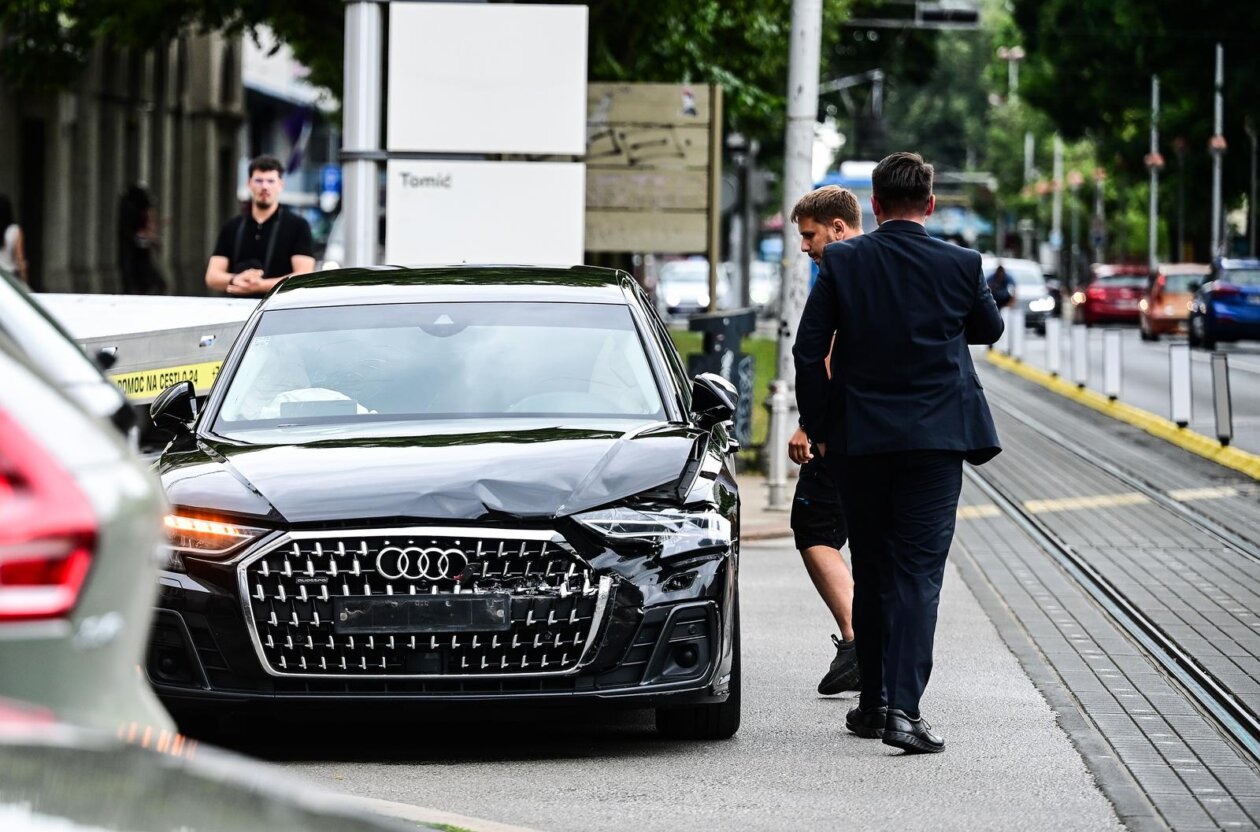 Zagreb: Plenković imao sudar, udario ga i drugi auto iz pratnje