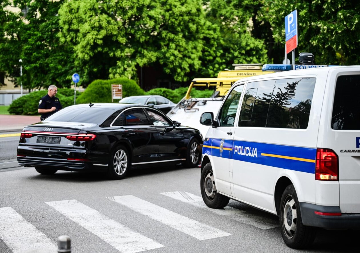 Zagreb: Plenković imao sudar, udario ga i drugi auto iz pratnje