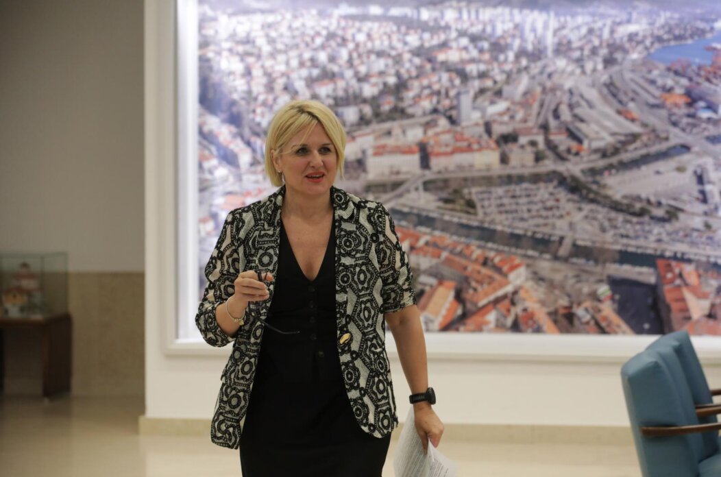 Rijeka: Gradonačelnica Iva Rinčić održala konferenciju za medije Rijeka: Gradonačelnica Iva Rinčić održala konferenciju za medije