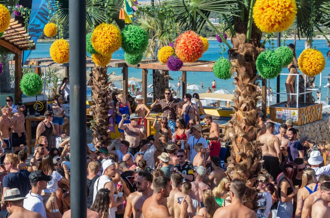 Dnevni party u klubu Papaya na plaži Zrće