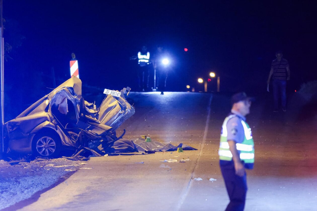 Zagreb: Teška prometna nesreća u kojoj je jedna osoba smrtno stradala Zagreb: Teška prometna nesreća u kojoj je jedna osoba smrtno stradala