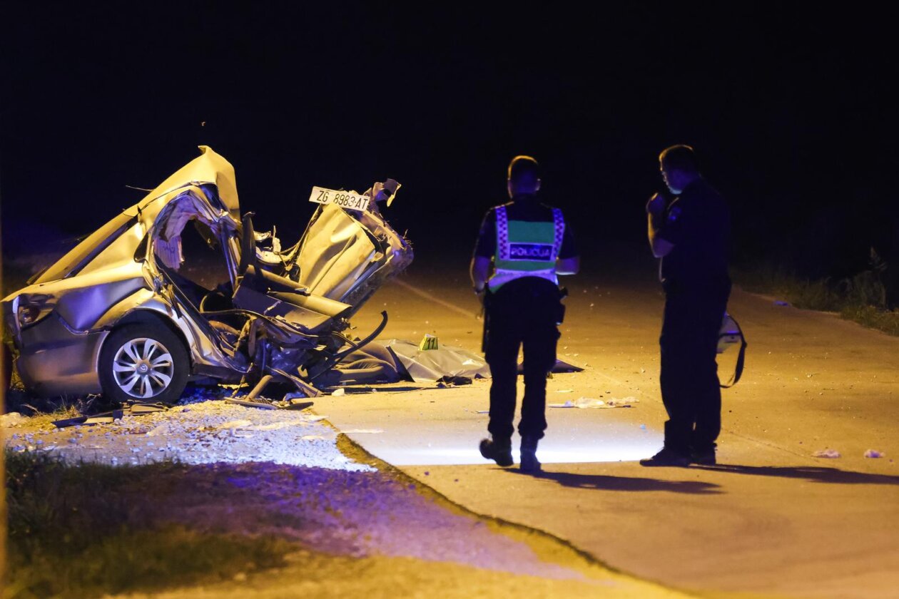 Zagreb: Teška prometna nesreća u kojoj je jedna osoba smrtno stradala Zagreb: Teška prometna nesreća u kojoj je jedna osoba smrtno stradala