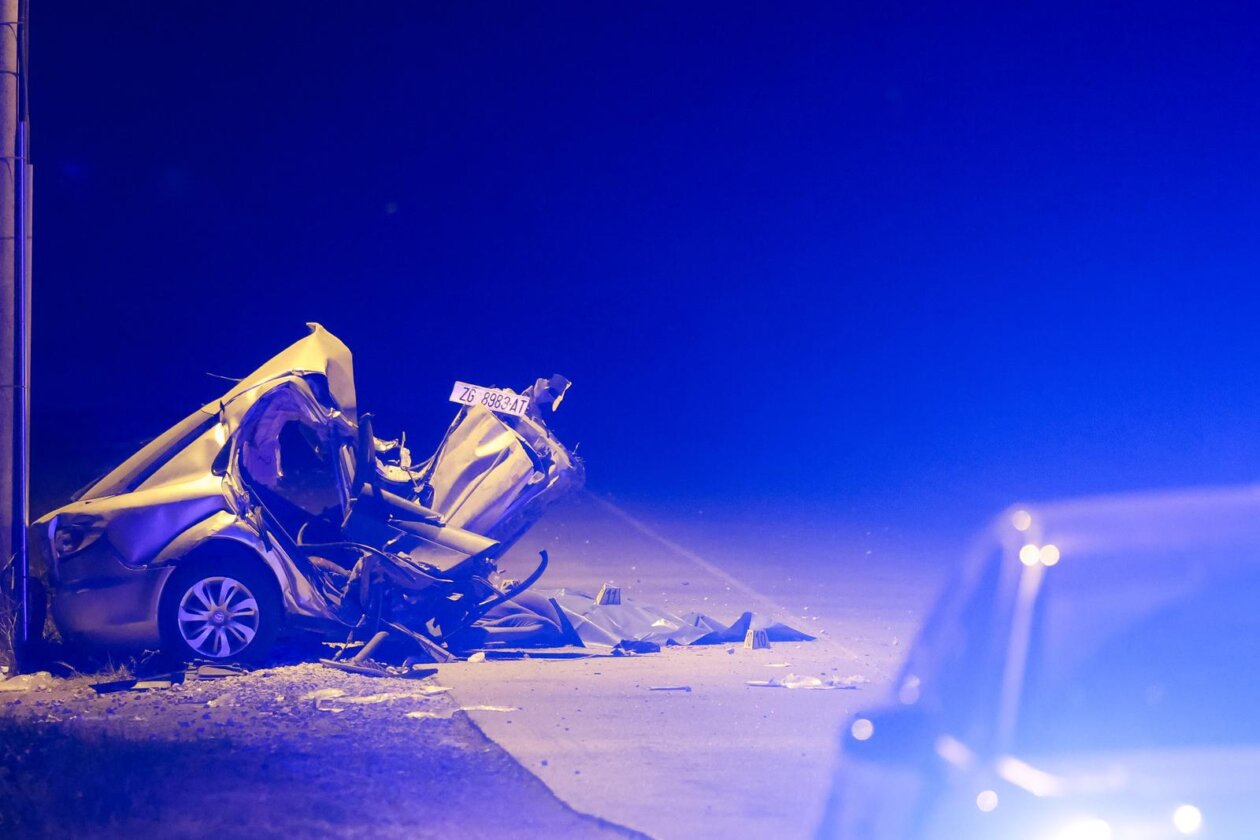 Zagreb: Teška prometna nesreća u kojoj je jedna osoba smrtno stradala Zagreb: Teška prometna nesreća u kojoj je jedna osoba smrtno stradala