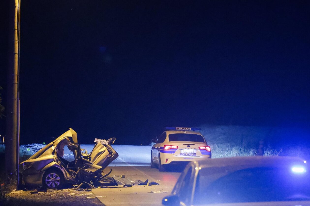 Zagreb: Teška prometna nesreća u kojoj je jedna osoba smrtno stradala Zagreb: Teška prometna nesreća u kojoj je jedna osoba smrtno stradala