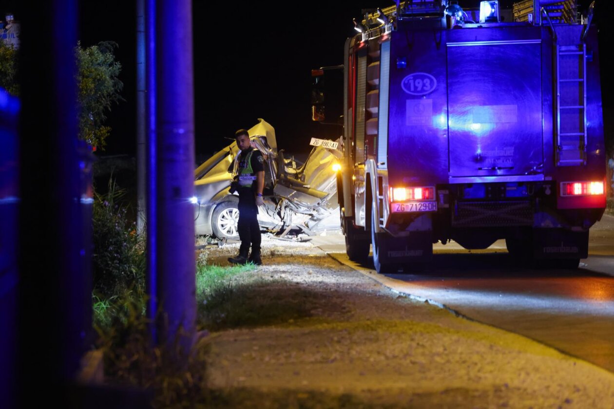 Zagreb: Teška prometna nesreća u kojoj je jedna osoba smrtno stradala Zagreb: Teška prometna nesreća u kojoj je jedna osoba smrtno stradala
