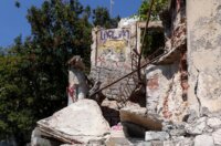 Rijeka: Urušeni balkon napuštenog objekta na Pećinama Rijeka: Urušeni balkon napuštenog objekta na Pećinama