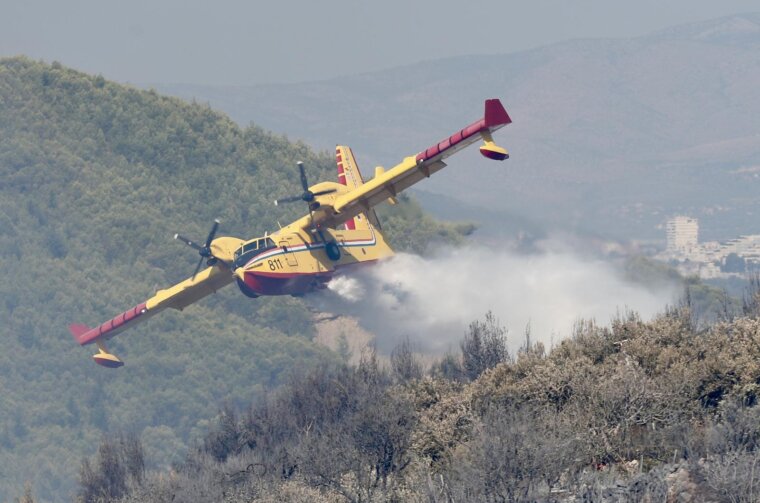 ARHIVA – Veliki požar iznad Krila Jesenice ARHIVA – Veliki požar iznad Krila Jesenice