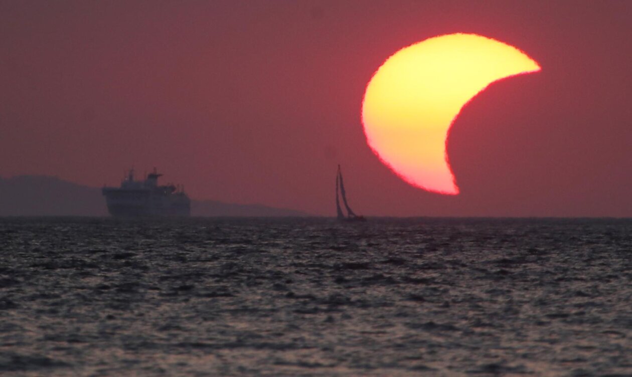 Vela Luka: Pomrčina sunca Vela Luka: Pomrčina sunca