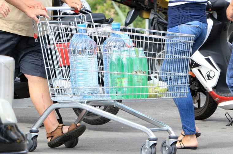 ibenik: Zbog zaga?ene vode u slavinama gra?ani na veliko kupuju flairanu vodu