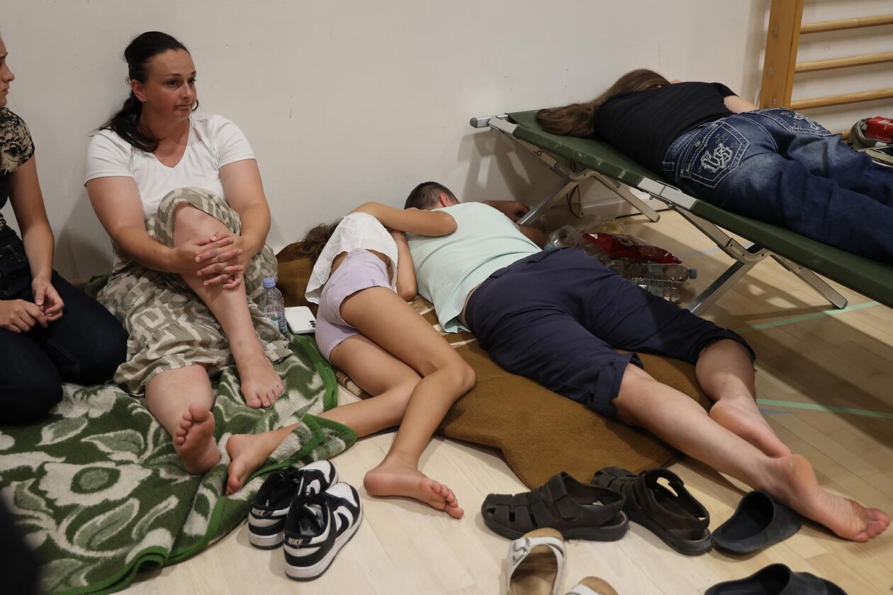 Omiš: Mještani i turisti prenoćili u gradskoj sportskoj dvorani Ribnjak Omiš: Mještani i turisti prenoćili u gradskoj sportskoj dvorani Ribnjak
