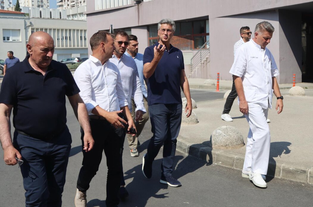 Split: Premijer Plenković u obilasku ozlijeđenih u požaru