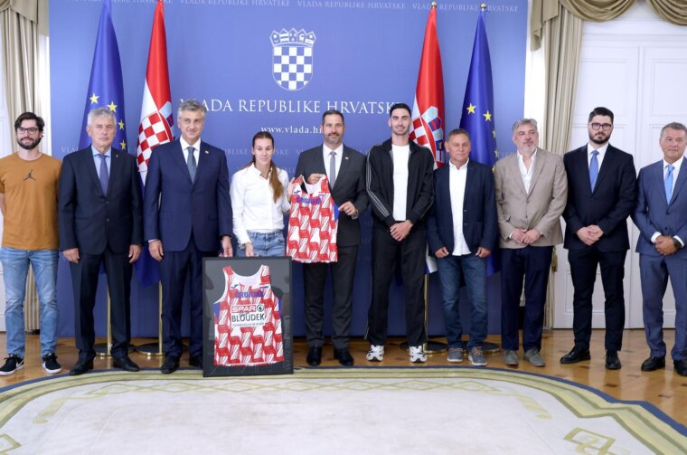 Zagreb: Plenković primio Saru Kolak i Marina Bloudeka Zagreb: Plenković primio Saru Kolak i Marina Bloudeka