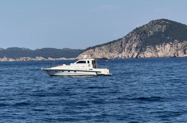 Dva dana traje velika potraga za roniocem kod Lokruma: nestao tijekom ture s turistima Dva dana traje velika potraga za roniocem kod Lokruma: nestao tijekom ture s turistima
