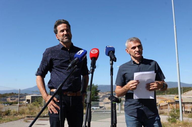 Rijeka: Konferencija za medije Mosta o otpadu na Marišćini Rijeka: Konferencija za medije Mosta o otpadu na Marišćini